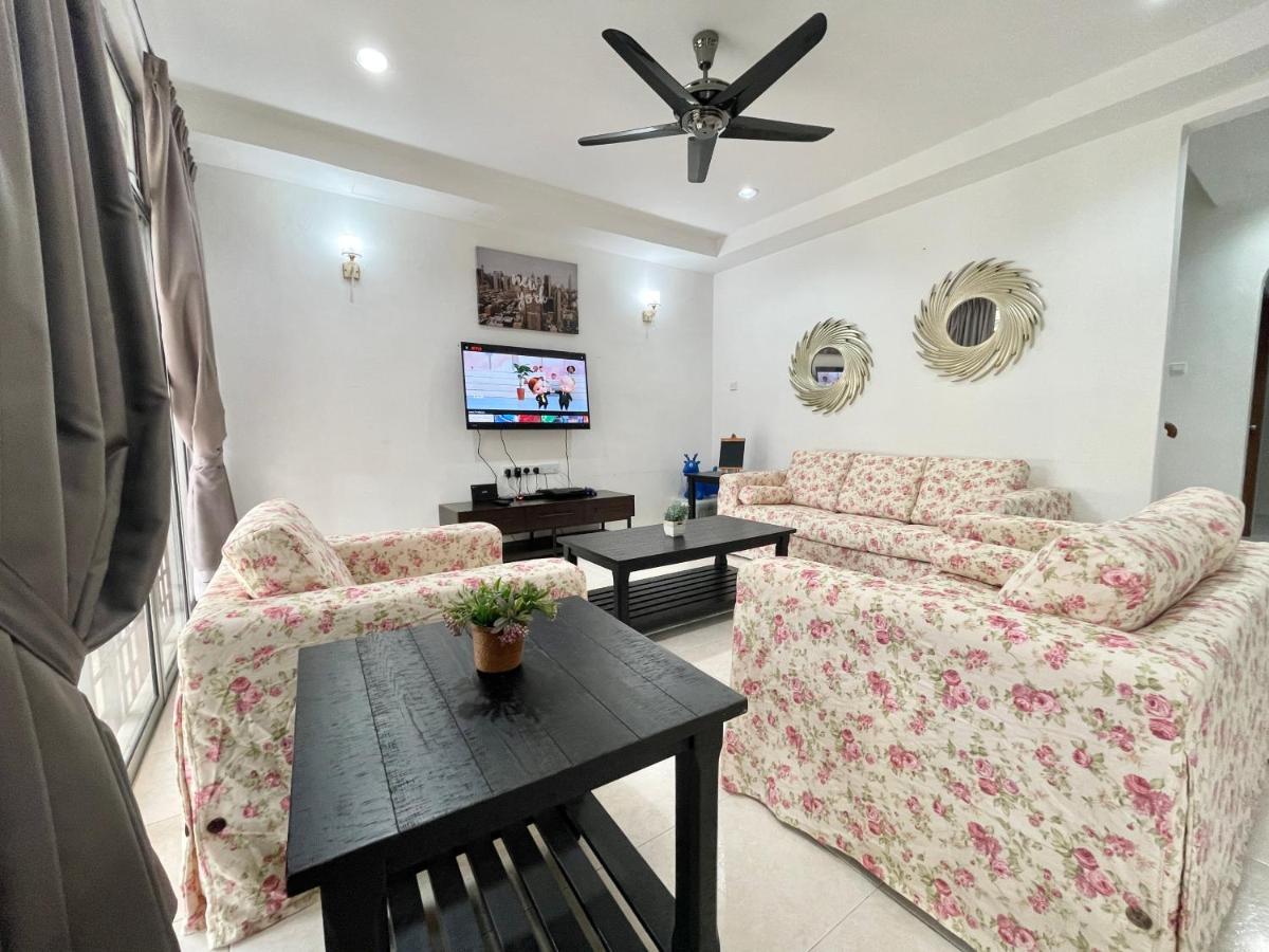 Langkawi Cozy Holiday Home At Bukit Indah By Zervin Kuah Exteriör bild